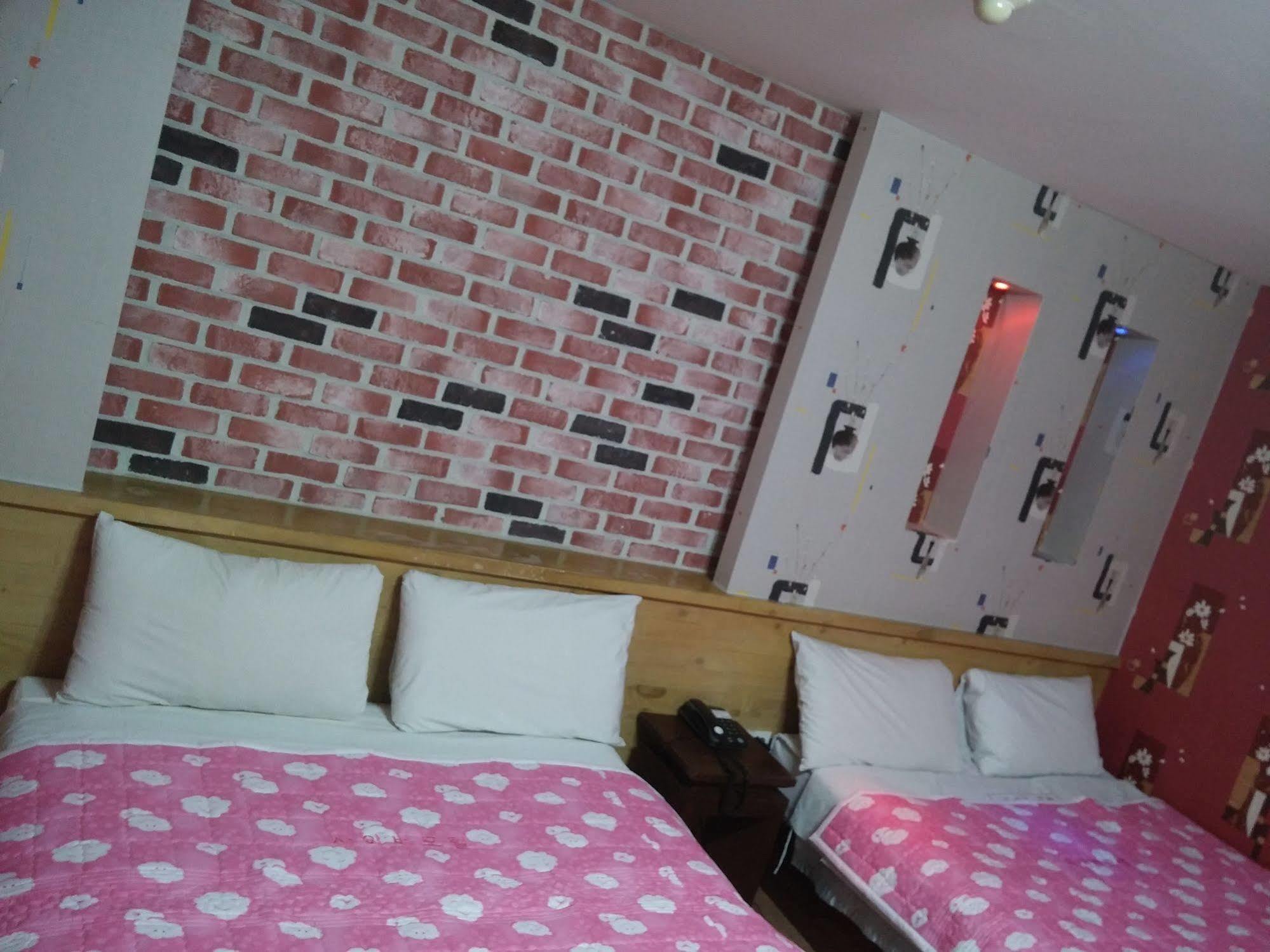 Cyber Motel Gunsan Ngoại thất bức ảnh